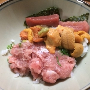 長芋たっぷり海鮮丼